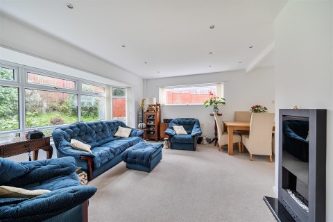 Click the photo for more details of Avenue Road, Lyme Regis