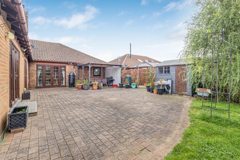 Images for The Highlands, Exning