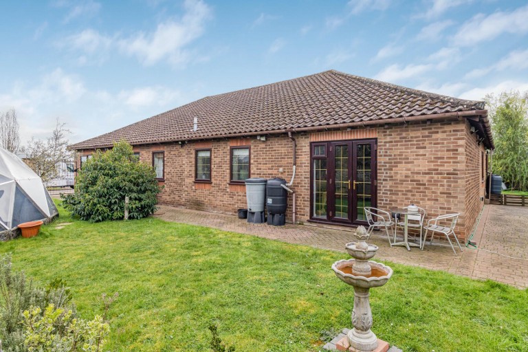 Images for The Highlands, Exning