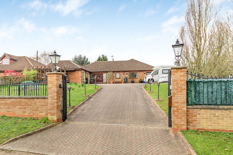 Images for The Highlands, Exning