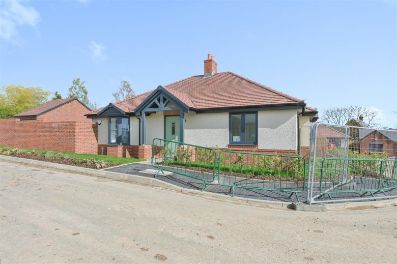 Click the photo for more details of Forest Road, Coalville, LE67
