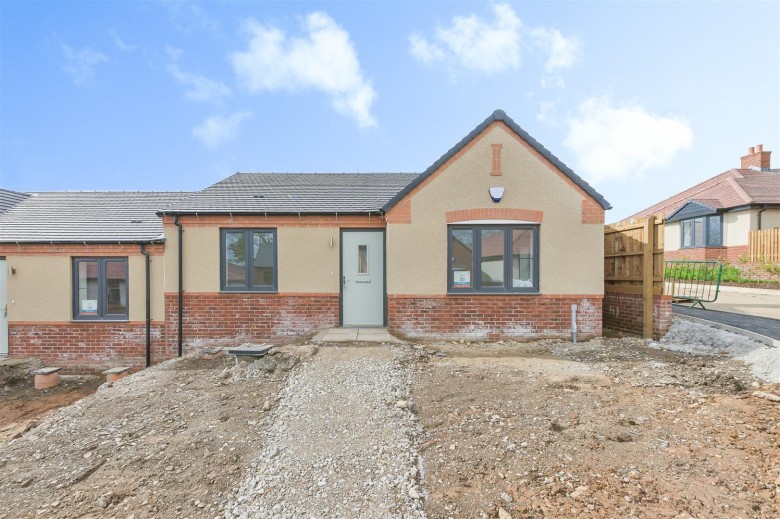 Click the photo for more details of Forest Road, Coalville, LE67