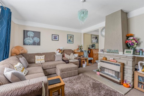 Click the photo for more details of Easington Gardens, Banbury