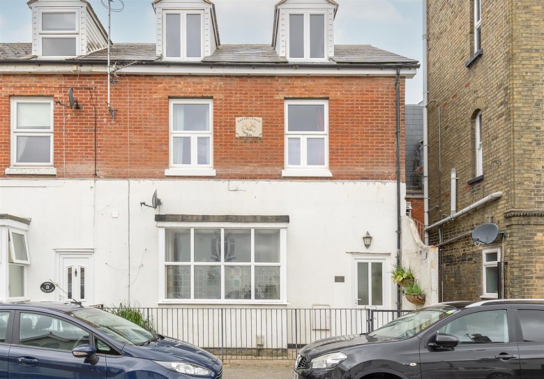 Click the photo for more details of Cowes, Isle of Wight