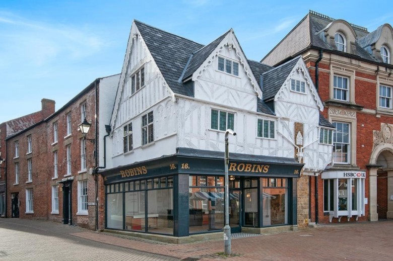Click the photo for more details of High Street, Banbury
