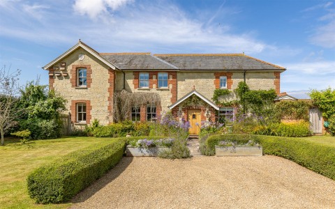 Click the photo for more details of Alverstone, Isle of Wight