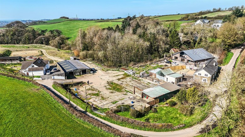 Click the photo for more details of Horwood, Bideford