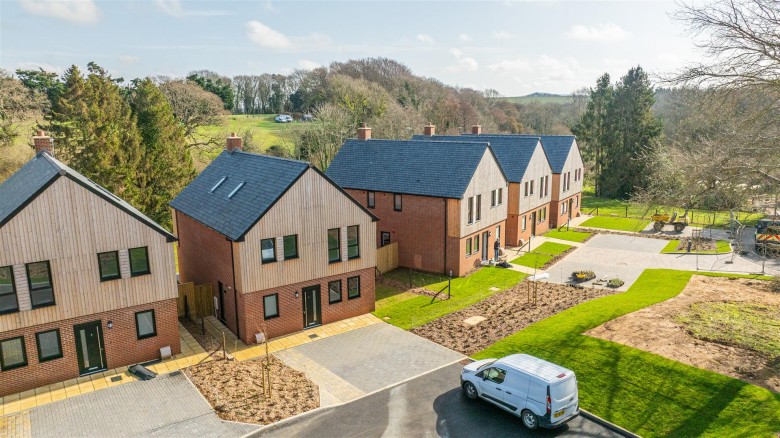 Click the photo for more details of Gatcombe, Isle of Wight