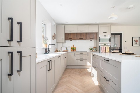 Click the photo for more details of Gatcombe, Isle of Wight
