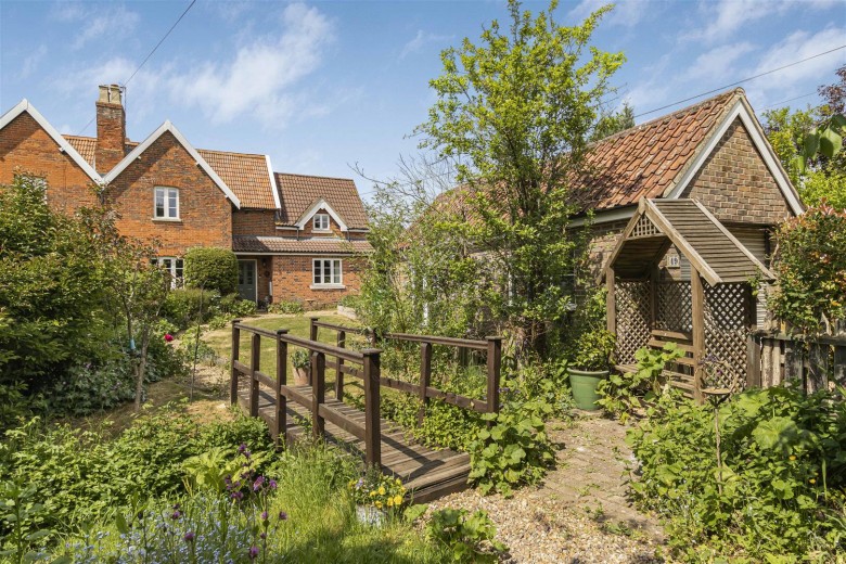 Click the photo for more details of Chapel Road, Weston Colville