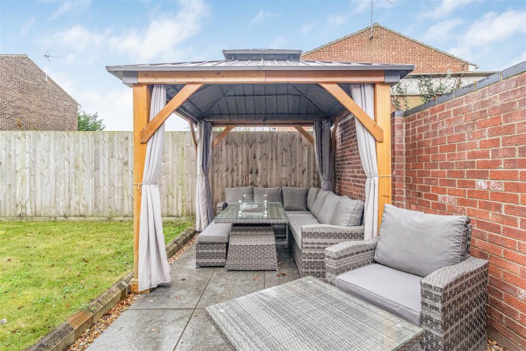 Images for Honeysuckle Close, Red Lodge