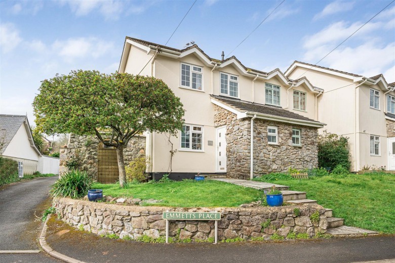 Click the photo for more details of Abbotskerswell, Newton Abbot