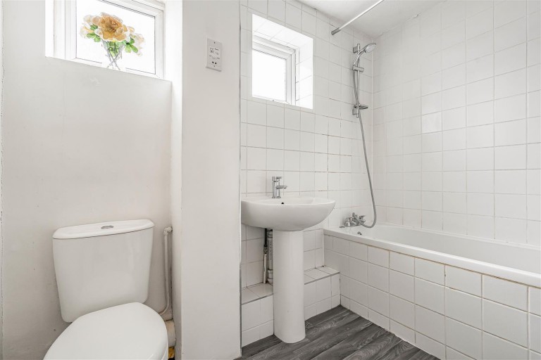 Images for Buntings Crescent, Burwell