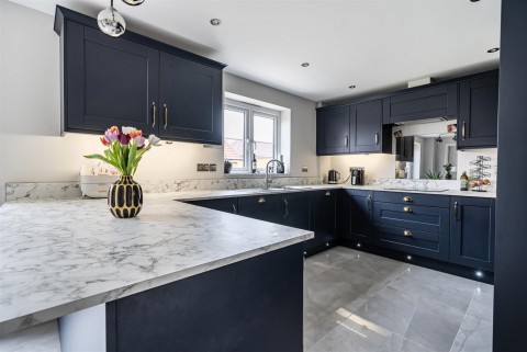 Click the photo for more details of Batts Meadow, North Petherton, Bridgwater