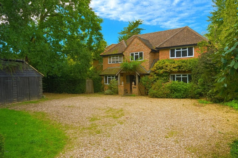 Click the photo for more details of Stoke Row Road, Peppard Common