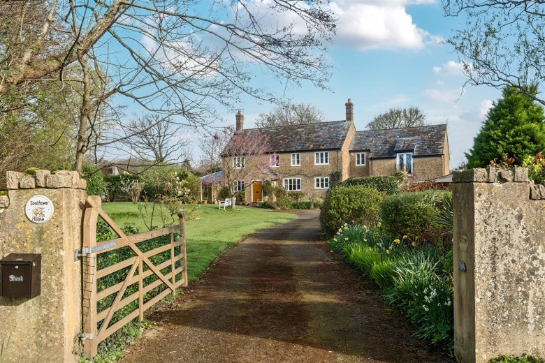 Click the photo for more details of Fairfax, Chideock, Bridport