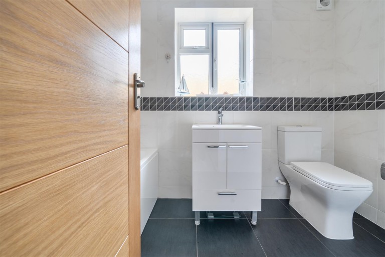 Images for Juniper Hill, NN13