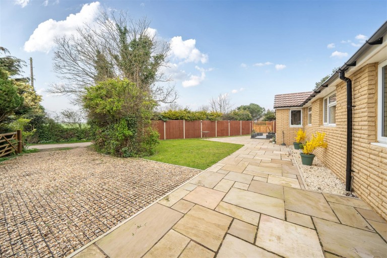 Images for Juniper Hill, NN13