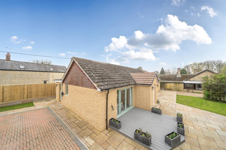 Images for Juniper Hill, NN13