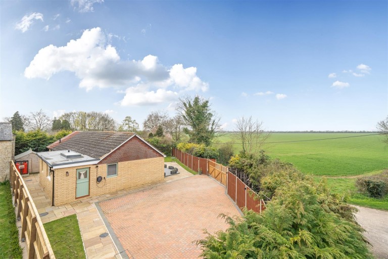 Images for Juniper Hill, NN13