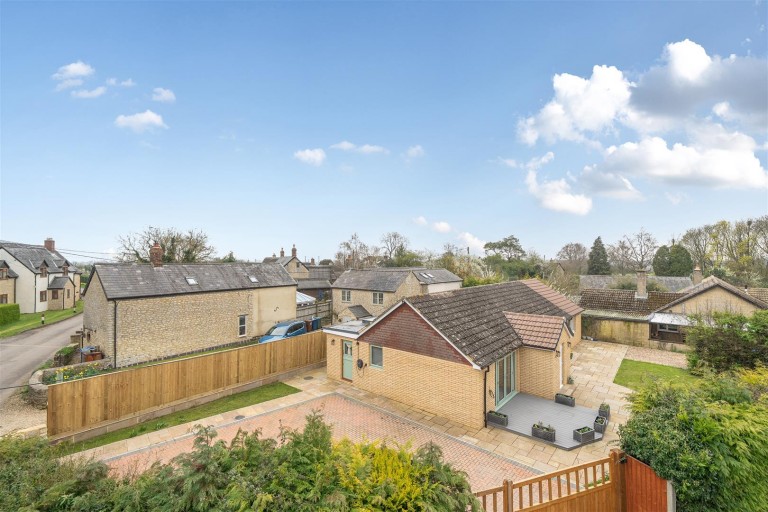 Images for Juniper Hill, NN13