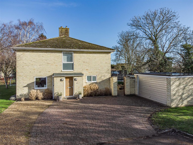 Click the photo for more details of Holben Close, Barton, Cambridge