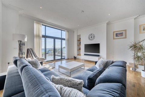 Click the photo for more details of Ocean Wave, Bowleaze Coveway, Weymouth