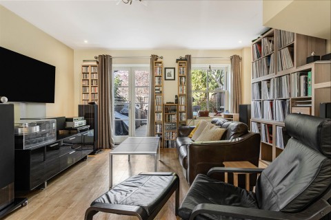 Click the photo for more details of New Street, Cambridge