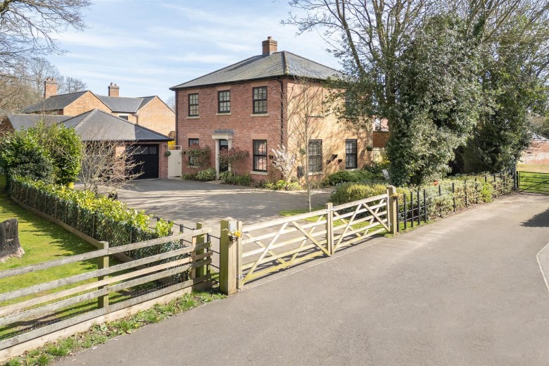 Click the photo for more details of Dixwell Way, Rugby, CV23