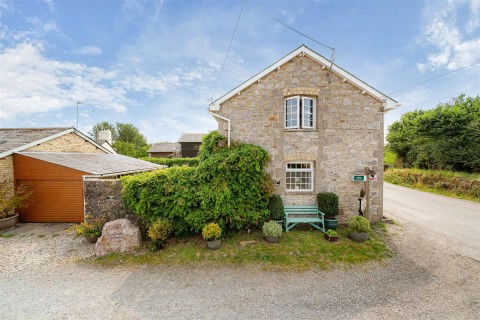 Click the photo for more details of Teigngrace, Newton Abbot