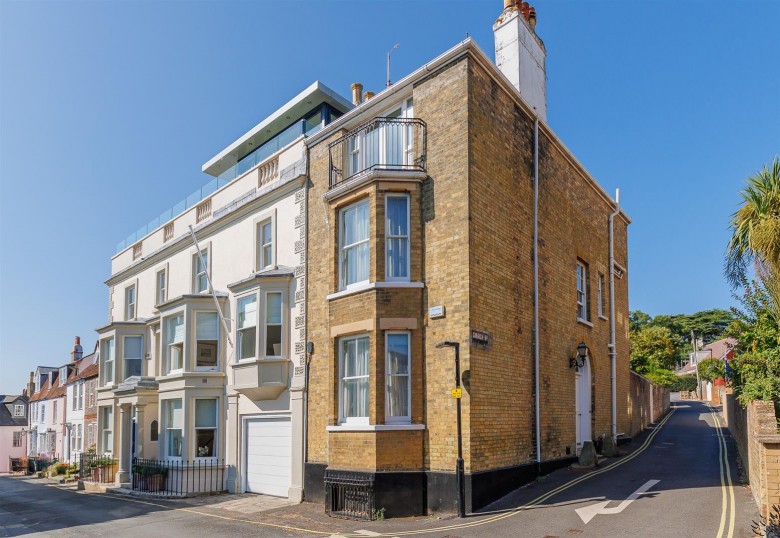 Click the photo for more details of Cowes, Isle of Wight