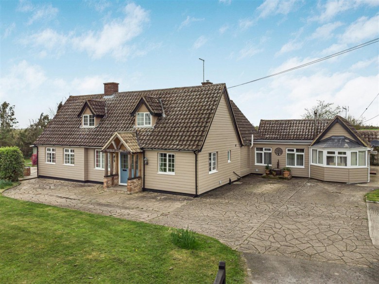 Click the photo for more details of Stradishall Road, Hundon, Sudbury