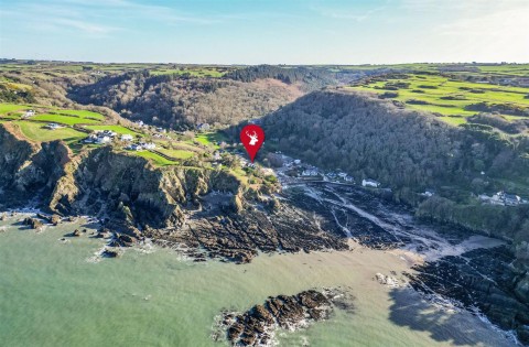 Click the photo for more details of Lee Bay Apartments