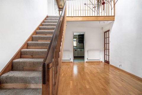 Click the photo for more details of Vicarage Road, Waresley, Sandy