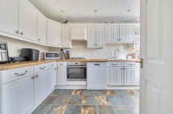 Images for Lady Close, Newnham, NN11