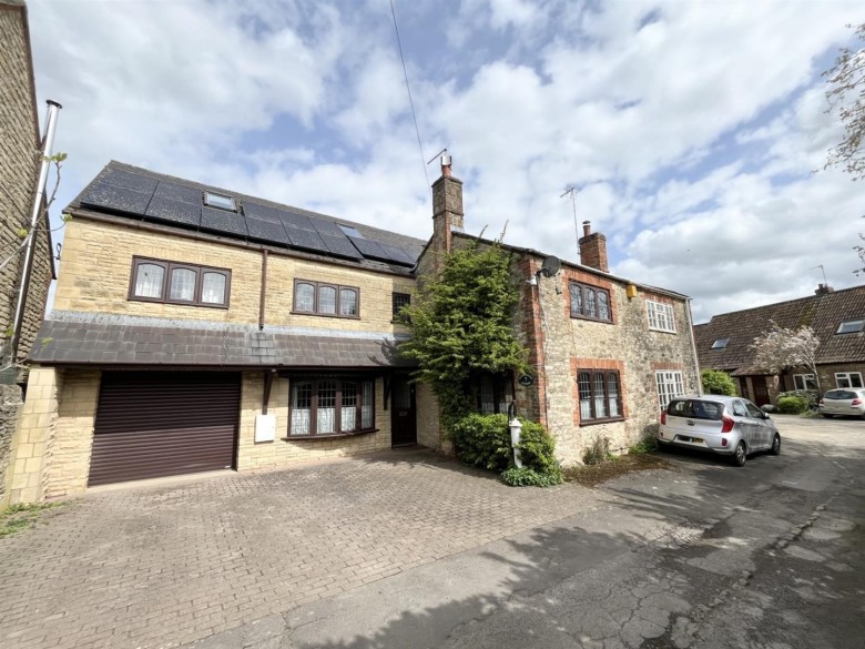 Click the photo for more details of Marlborough Lane, Stanford in the Vale, Faringdon