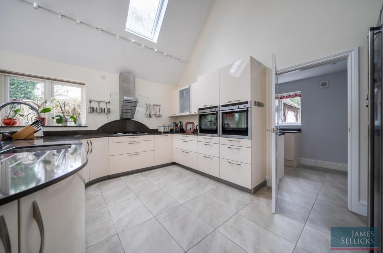Images for The Woodlands, Market Harborough