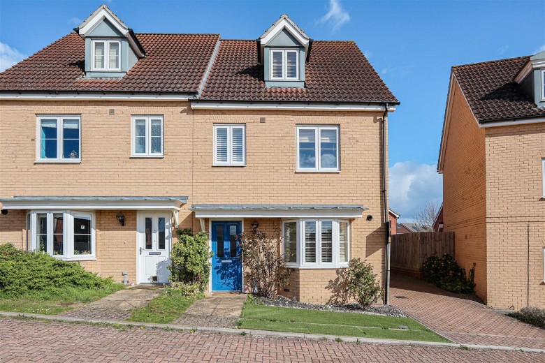 Click the photo for more details of Howland Close, Saffron Walden
