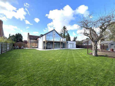 Click the photo for more details of Winter Lane, West Hanney, OX12, Oxfordshire