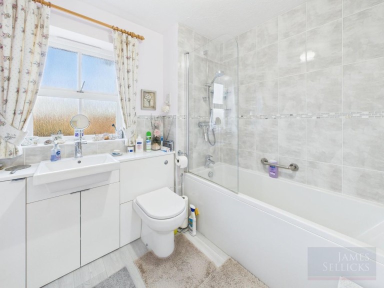 Images for Devenports Hill, Bushby, Leicestershire