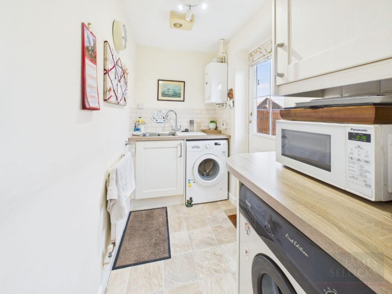 Images for Devenports Hill, Bushby, Leicestershire