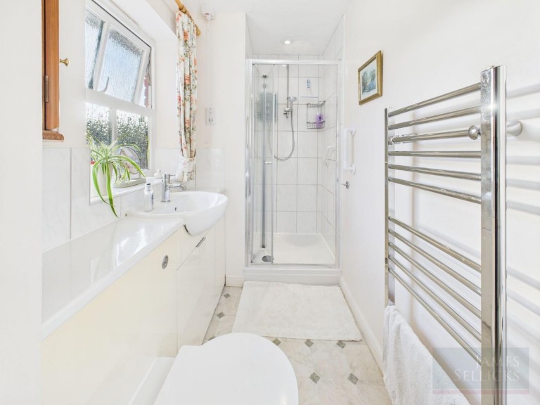 Images for Devenports Hill, Bushby, Leicestershire