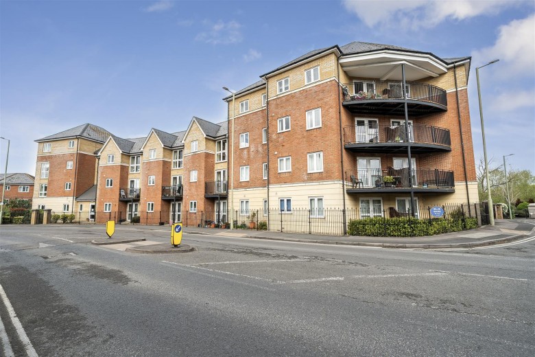 Click the photo for more details of Limborough Road, Wantage