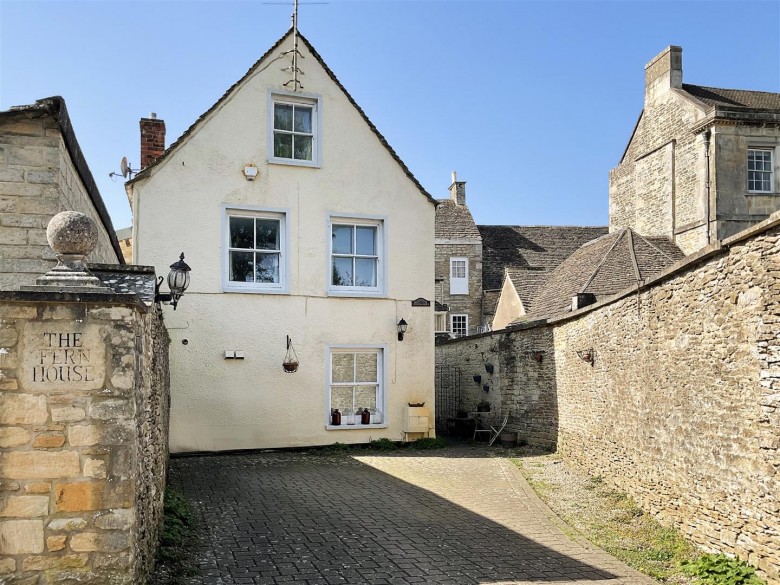 Click the photo for more details of The Ferns, Tetbury
