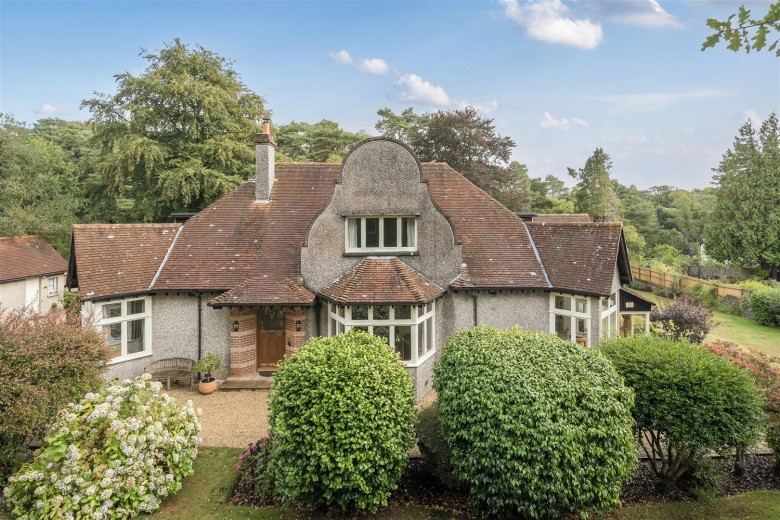 Click the photo for more details of Upper Golf Links Road, Broadstone