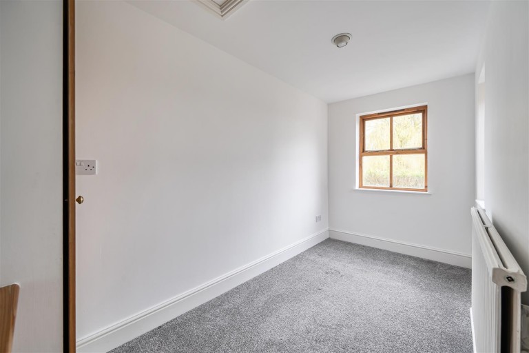 Images for High Street, Silverstone, NN12