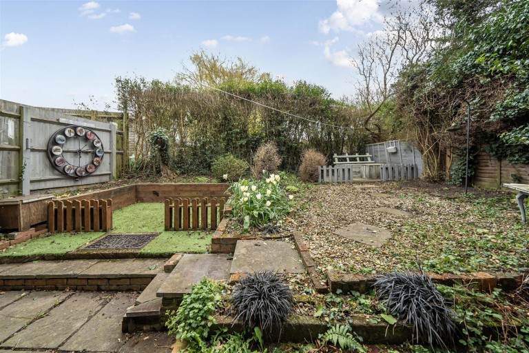 Images for High Street, Silverstone, NN12