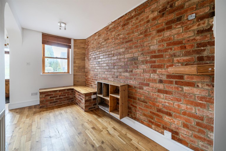 Images for High Street, Silverstone, NN12