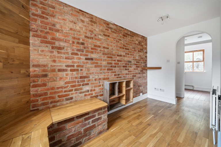 Images for High Street, Silverstone, NN12