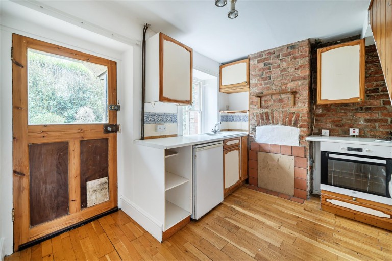 Images for High Street, Silverstone, NN12